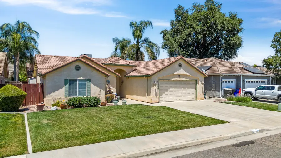1722 W Julieann Avenue, Porterville, CA 93257 - #3