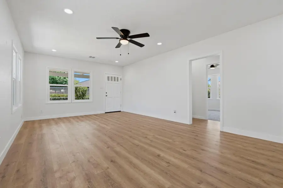 35 S Howland Street, Porterville, CA 93257 - #3