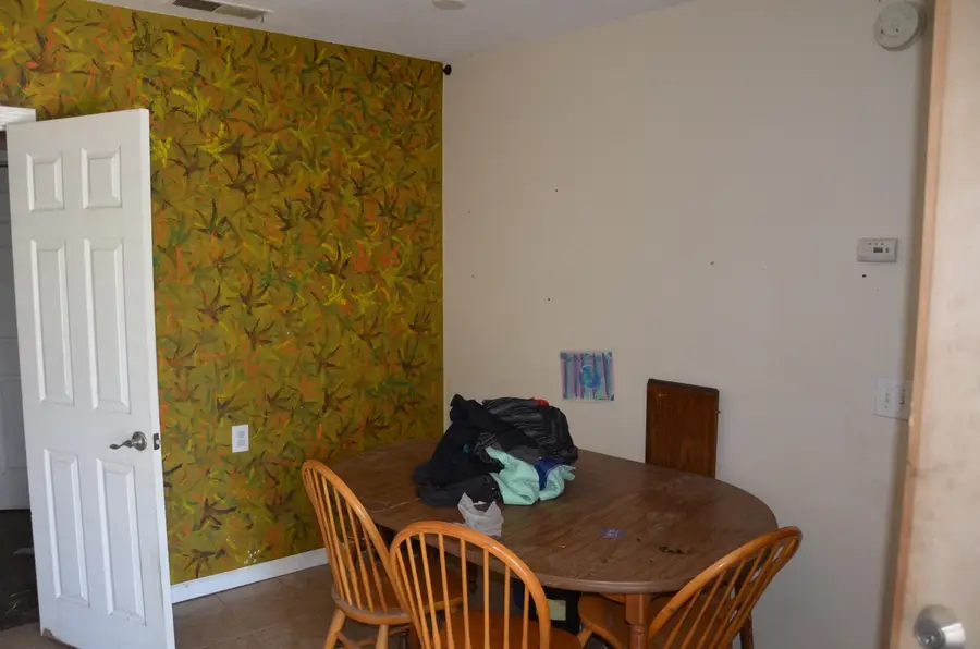 967 E Mountain View Avenue, Porterville, CA 93257 - #2