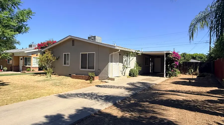 1777 E Meadow Lane, Dinuba, CA 93618 - #3
