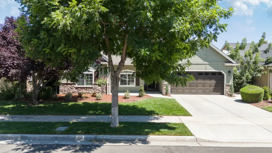 3340 W Sady Avenue, Visalia, CA 93291 - #3