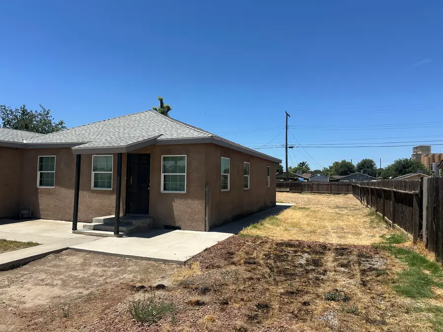 623 S Q Street, Tulare, CA 93274 - #2