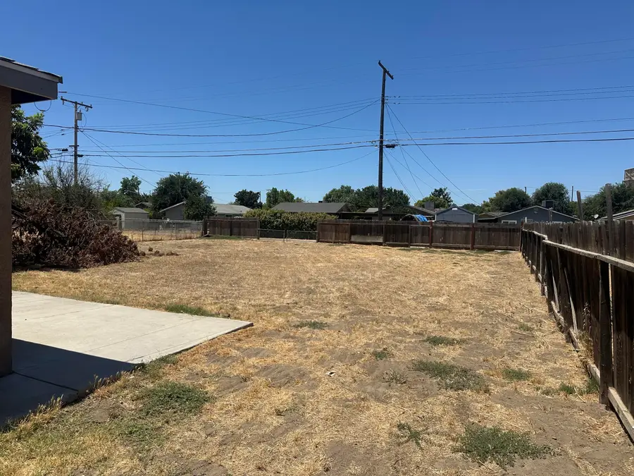 623 S Q Street, Tulare, CA 93274 - #3