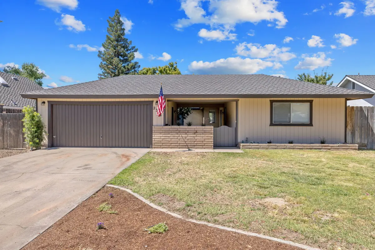 2324 E Harvard Court, Visalia, CA 93292 - #1