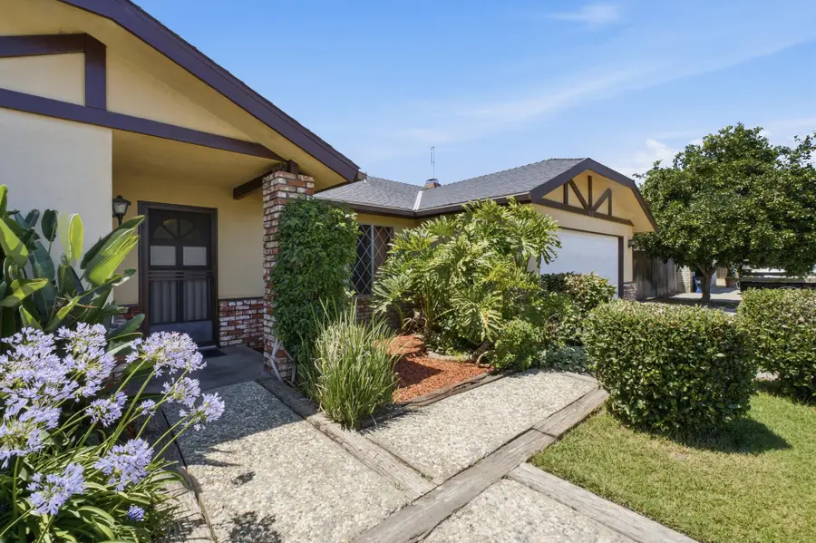 3127 W La Vida Avenue, Visalia, CA 93277 - #3