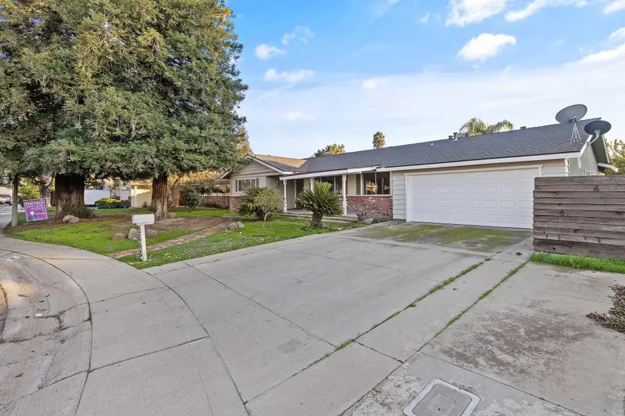 3549 W Mccormick Drive, Visalia, CA 93277 - #2