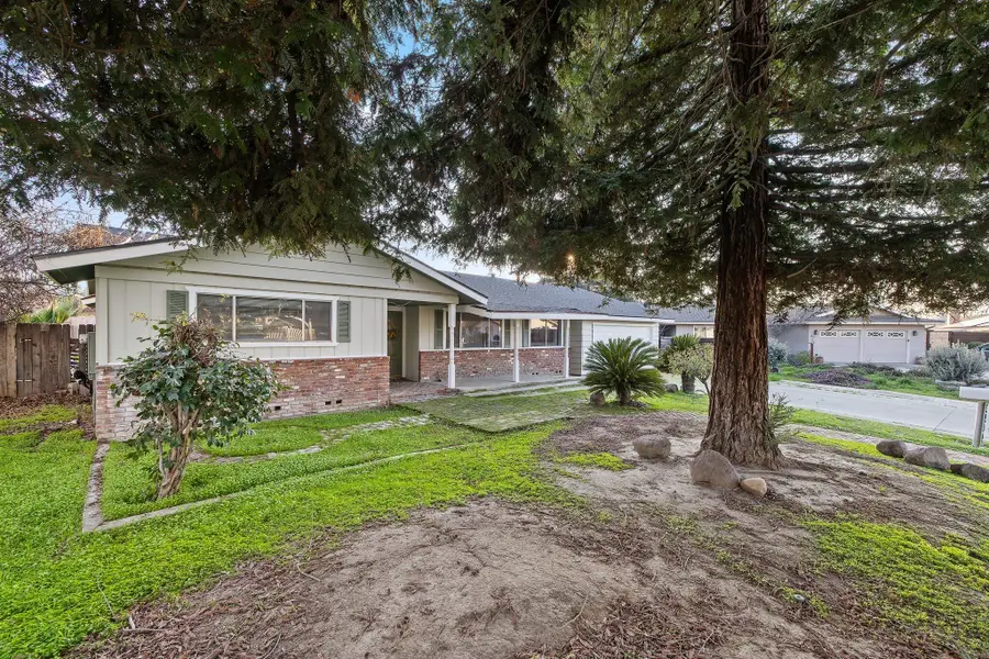 3549 W Mccormick Drive, Visalia, CA 93277 - #3