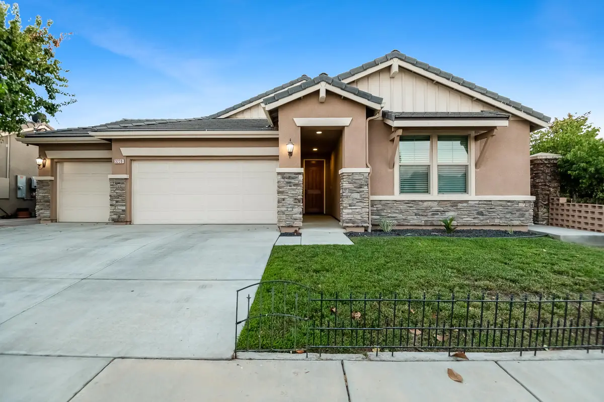 3239 N Elm Street, Visalia, CA 93291 - #1