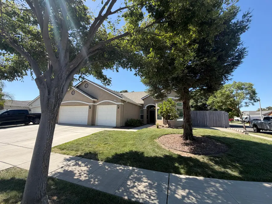 2289 Kaiser Creek Avenue E, Tulare, CA 93274 - #2