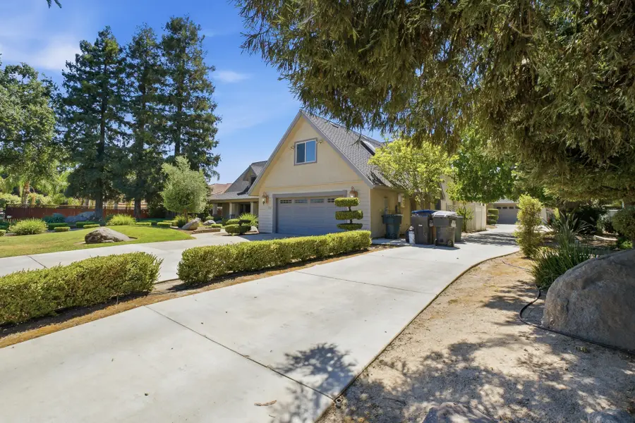 2183 N Linwood Street, Visalia, CA 93291 - #3