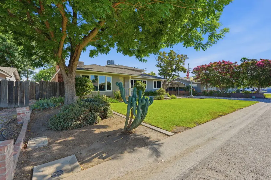 2416 W Fairview Court, Visalia, CA 93277 - #3