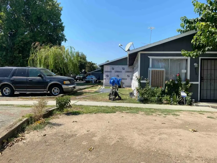 915-943 N Rinaldi Street, Visalia, CA 93291 - #3