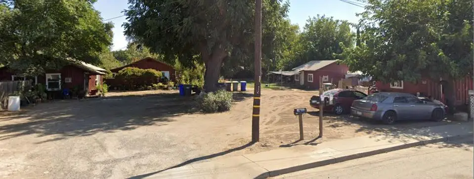 245 W Oakland Street, Farmersville, CA 93223 - #1