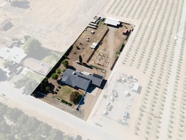 21895 Redwood Avenue, Lindsay, CA 93247