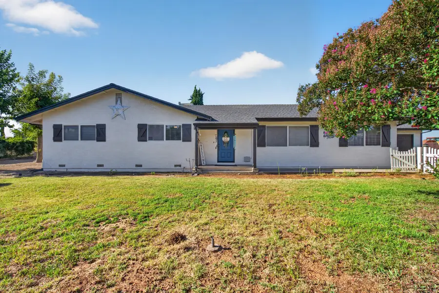 21895 Redwood Avenue, Lindsay, CA 93247 - #2