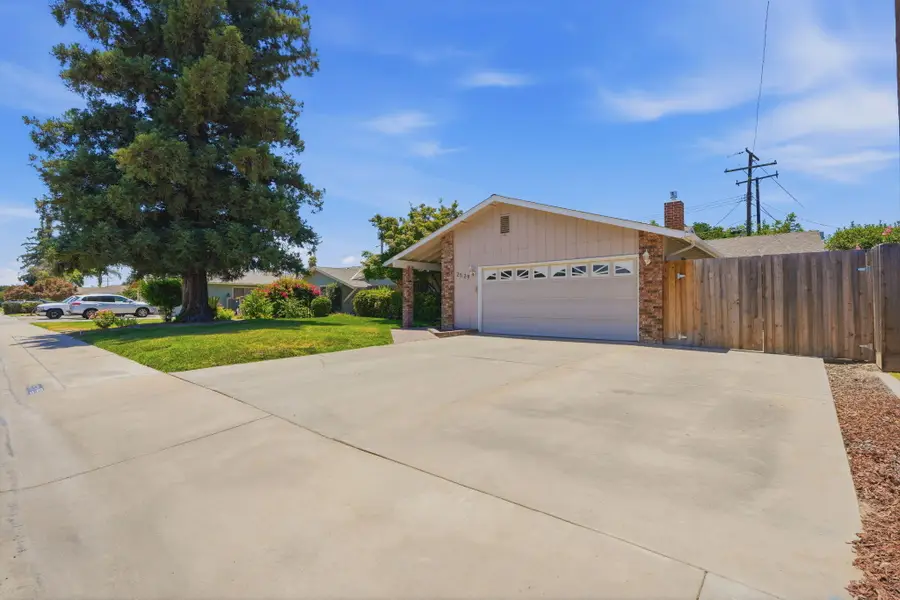 2529 S Divisadero Street, Visalia, CA 93277 - #3