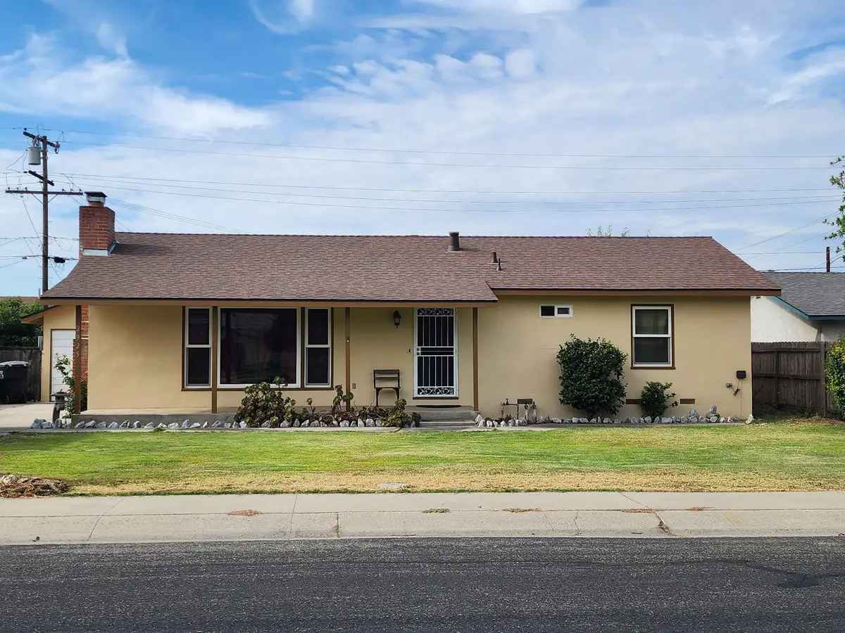2925 E Meadow Avenue, Visalia, CA 93292 - #1