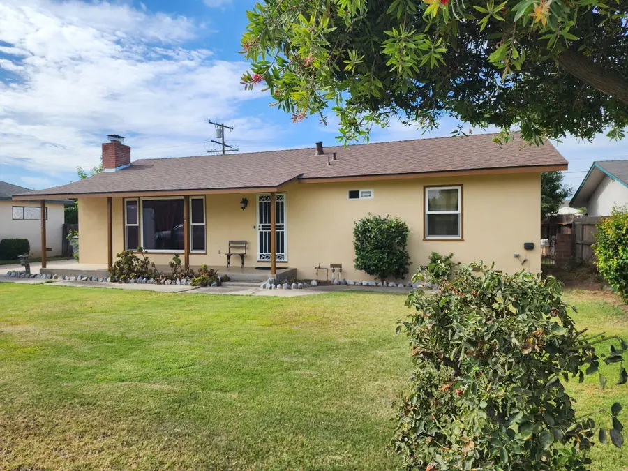 2925 E Meadow Avenue, Visalia, CA 93292 - #3