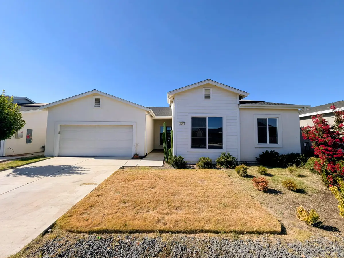 420 E Newton Avenue, Visalia, CA 93291 - #1