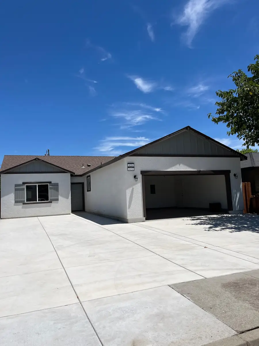 929 W 6th Street, Merced, CA 95341 - #2