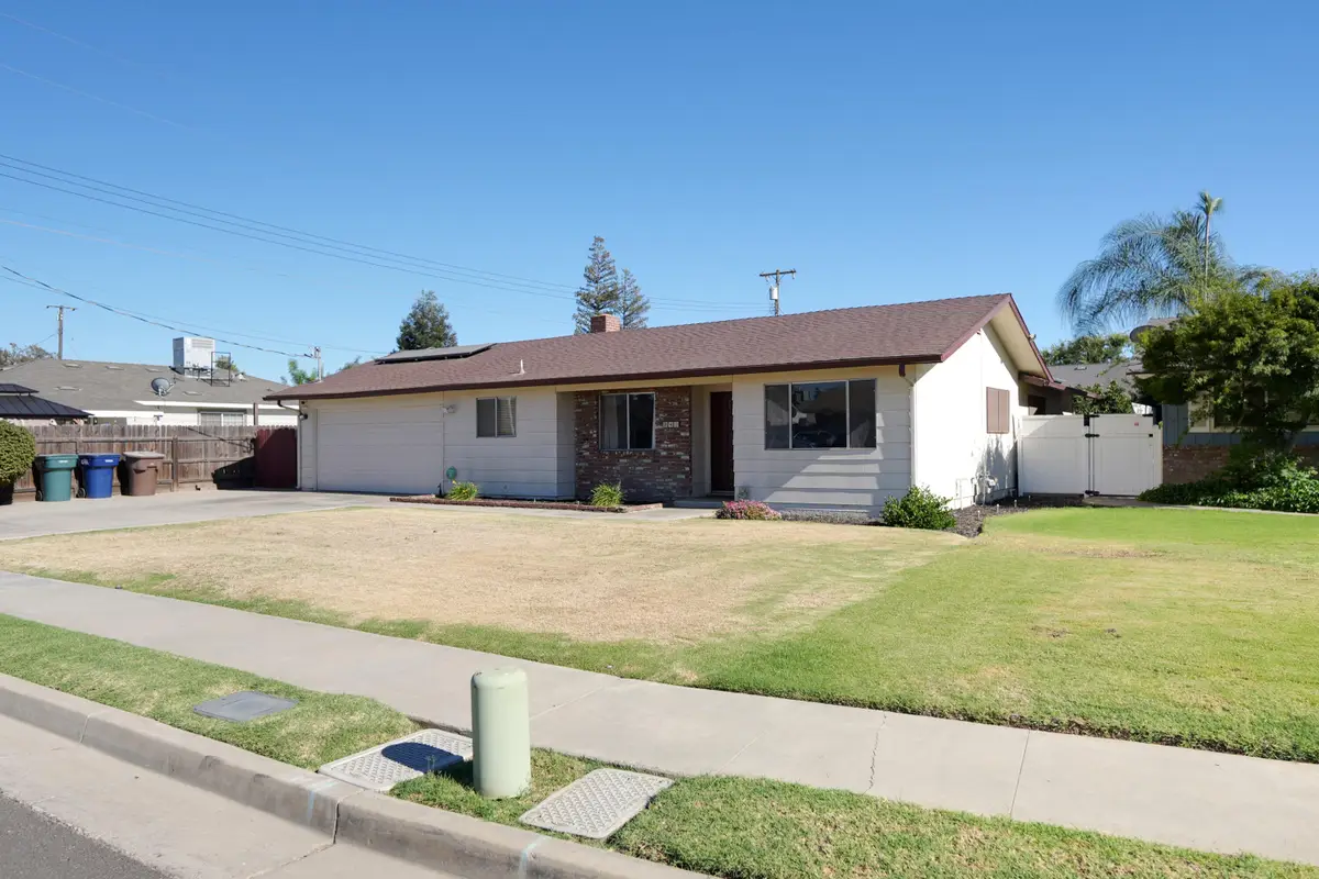 241 E Berkeley Avenue, Tulare, CA 93274 - #1