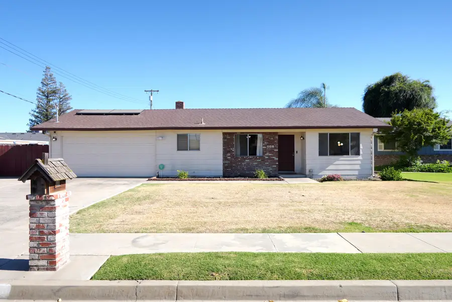 241 E Berkeley Avenue, Tulare, CA 93274 - #2