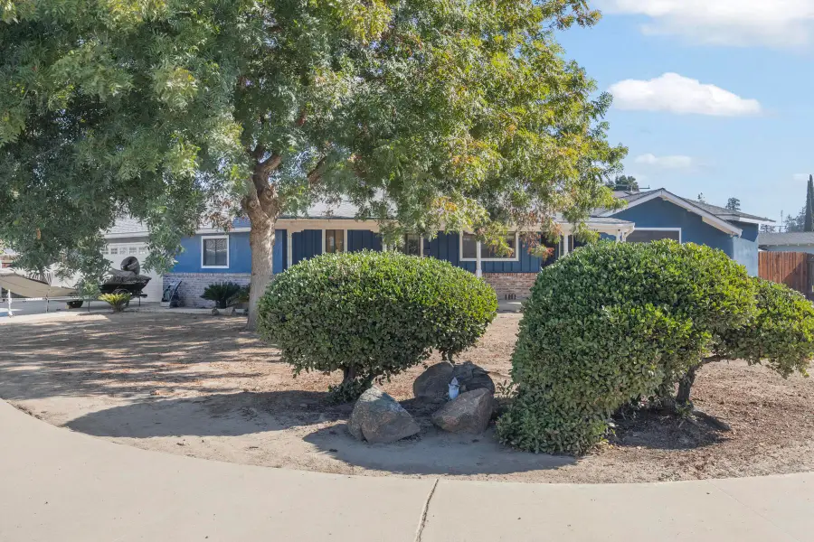 2242 E Howard Avenue, Visalia, CA 93292 - #3