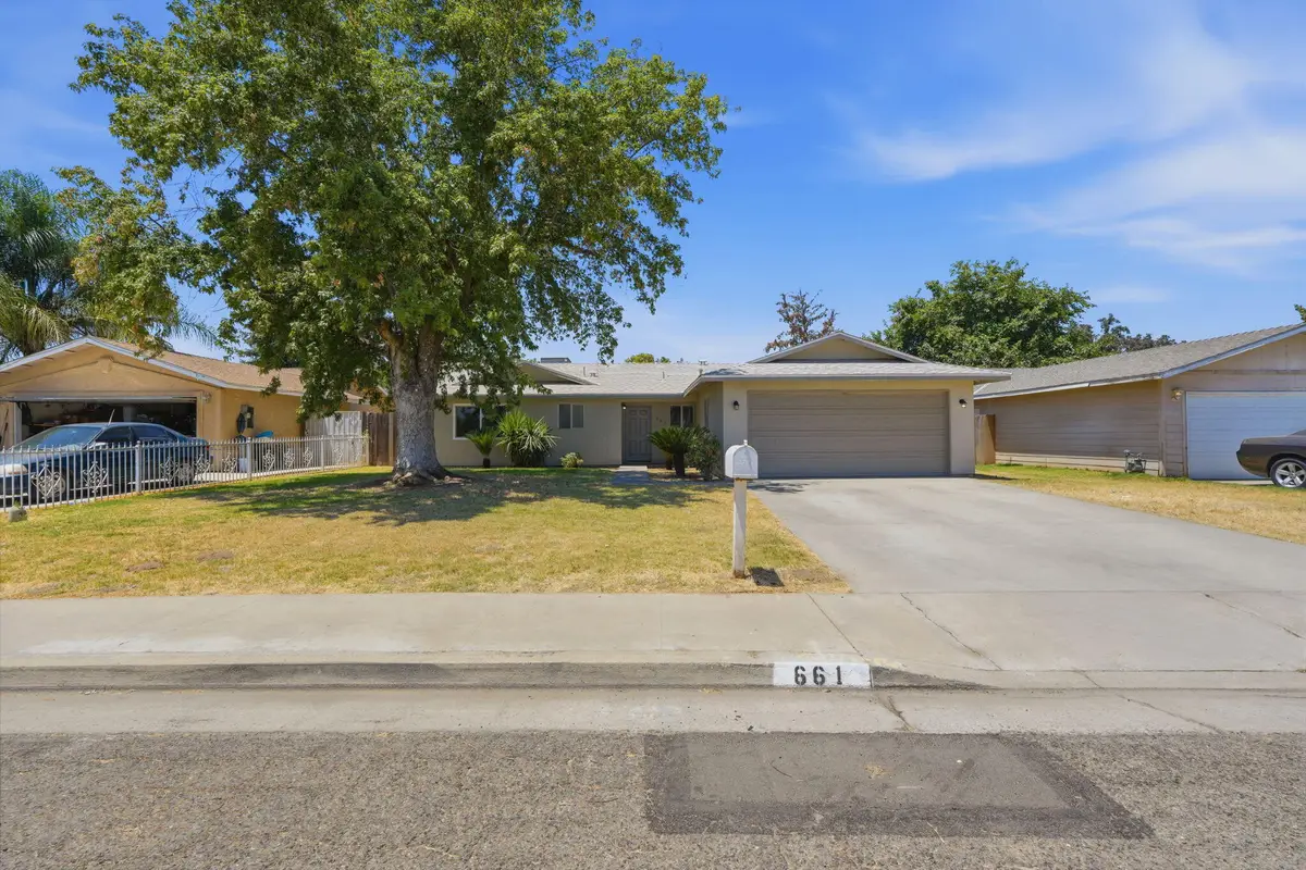 661 Sandy Avenue, Farmersville, CA 93223 - #1