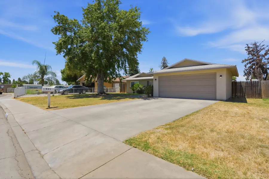 661 Sandy Avenue, Farmersville, CA 93223 - #3