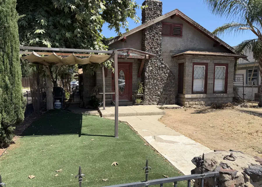 545 E Hermosa Street, Lindsay, CA 93247 - #3