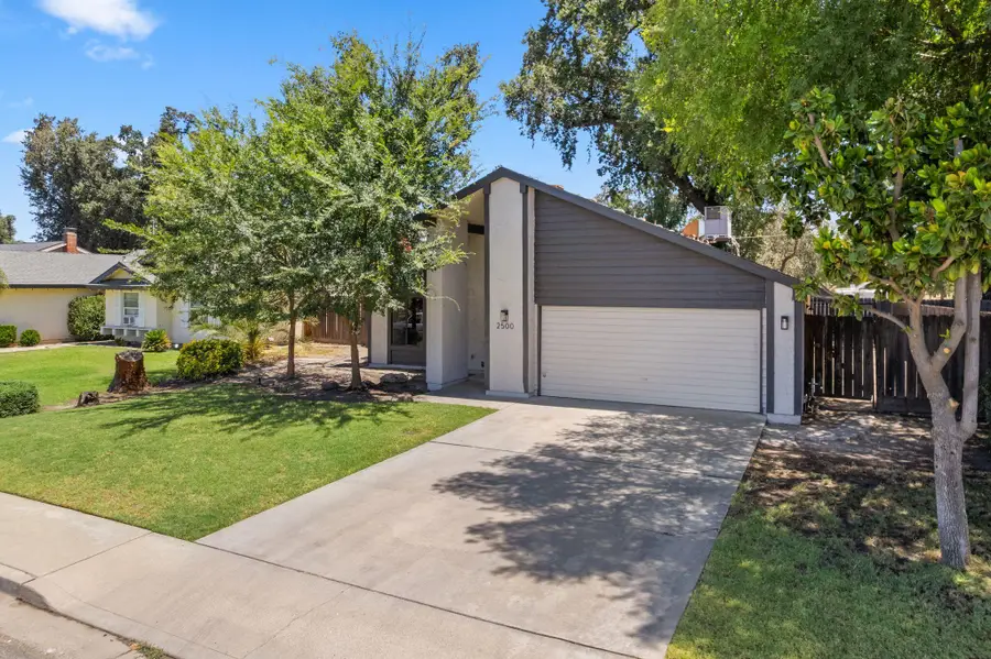 2500 N Charter Oak Court, Visalia, CA 93292 - #2