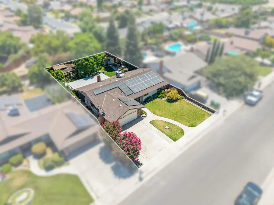 1096 N Beverly Street, Porterville, CA 93257 - #2