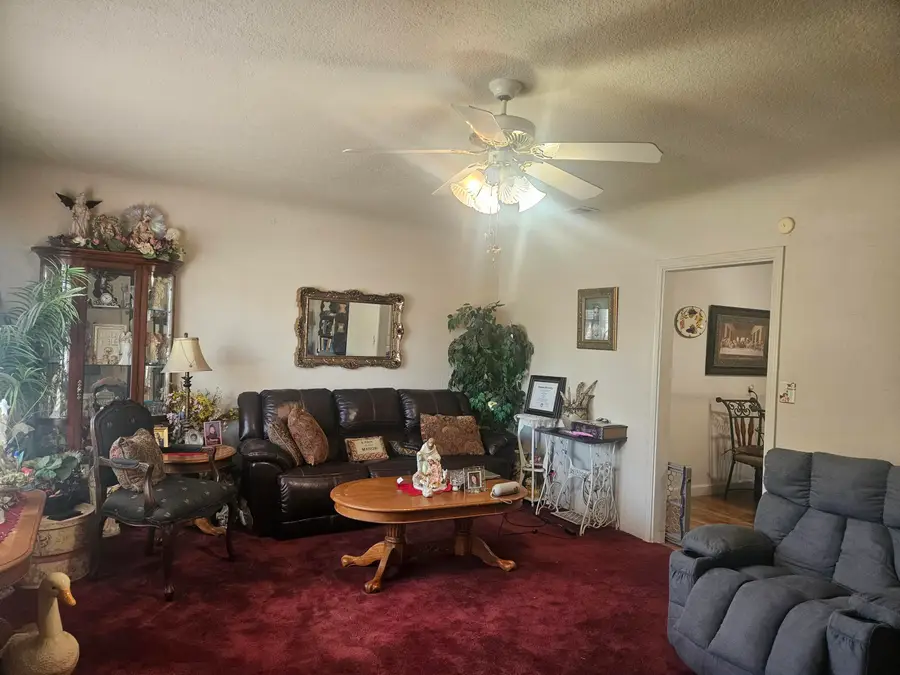 2130 Floral Avenue, Selma, CA 93662 - #3