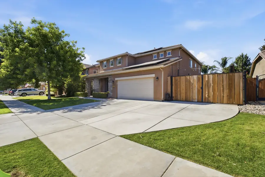 2634 W Taylor Avenue, Visalia, CA 93291 - #3