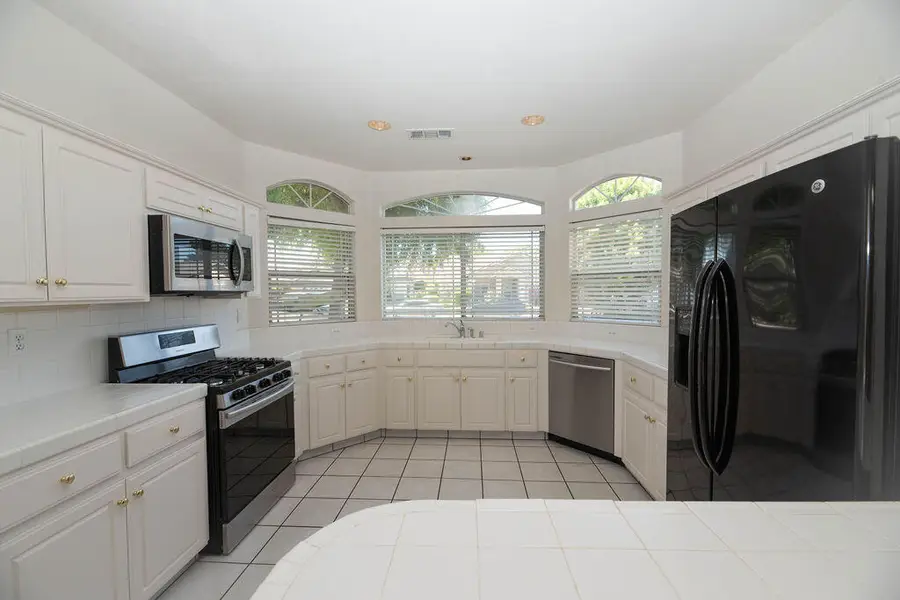 131 Orange Street, Kingsburg, CA 93631 - #3