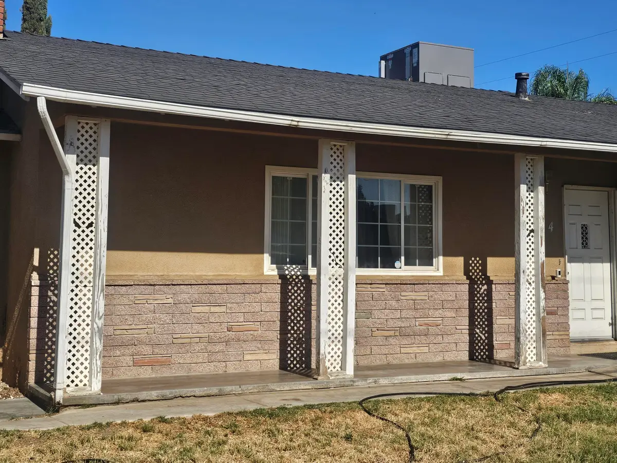 284 N Walch Street, Porterville, CA 93257 - #1