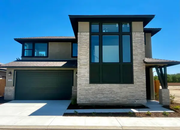 1023 Madrid Avenue, Tulare, CA 93274