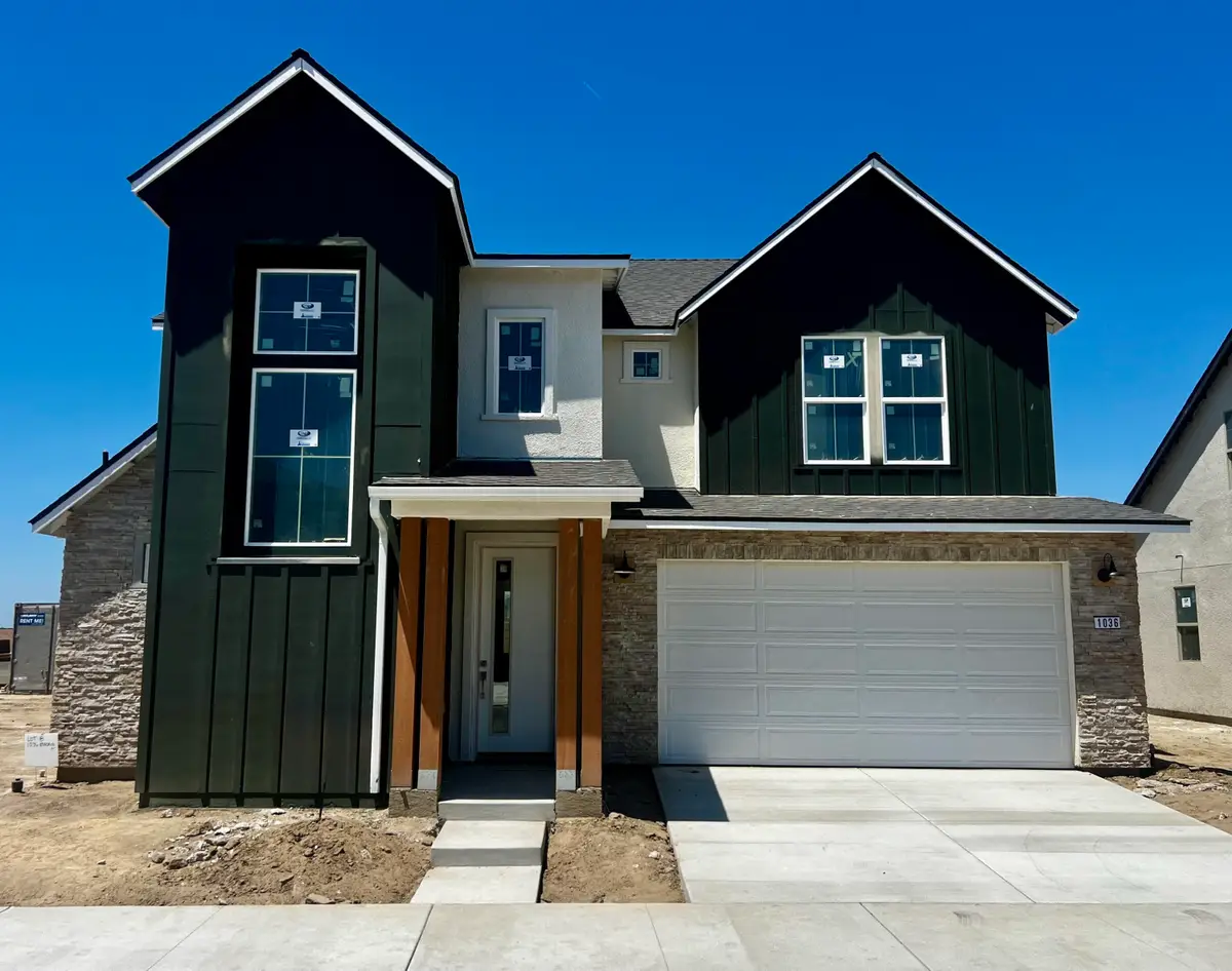 1036 S Madrid Avenue, Tulare, CA 93274 - #1