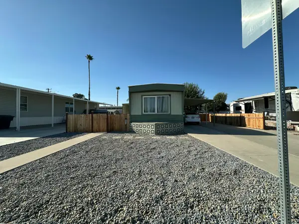560 W Pleasant Avenue #8, Tulare, CA 93274