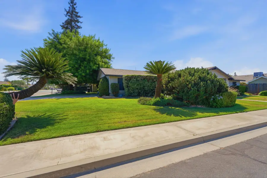 2816 S Memory Street, Visalia, CA 93277 - #2