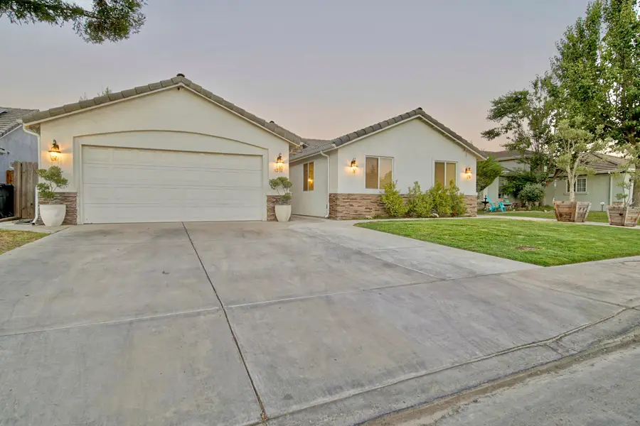 1312 N York Street, Porterville, CA 93257 - #2