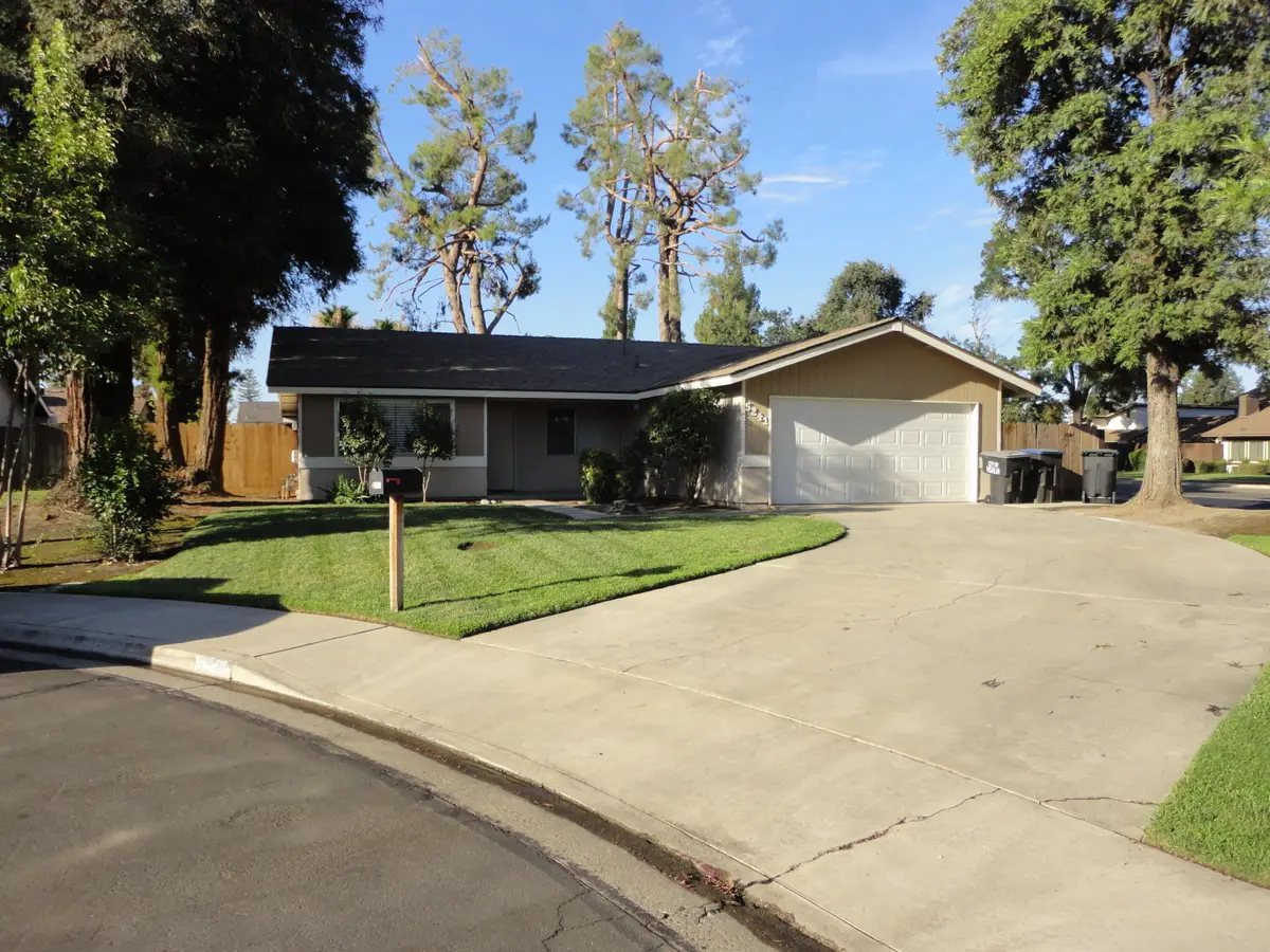 5241 W Heritage Avenue, Visalia, CA 93277 - #1