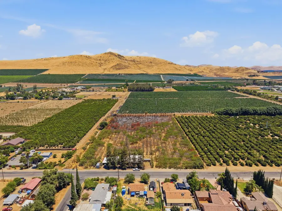 1098 N Foothill, Lindsay, CA 93247 - #3