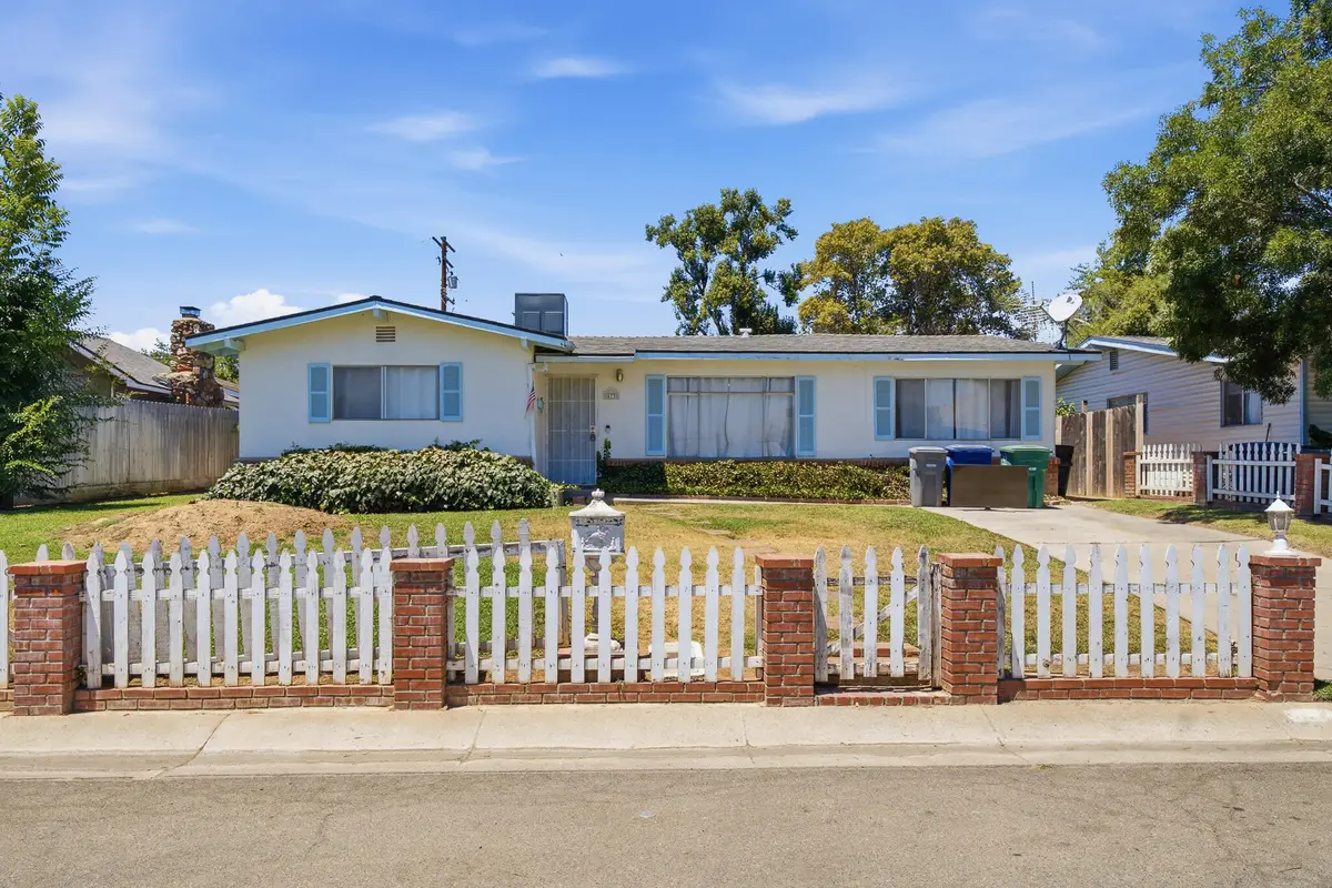 473 N Pine Street, Woodlake, CA 93286 - #1