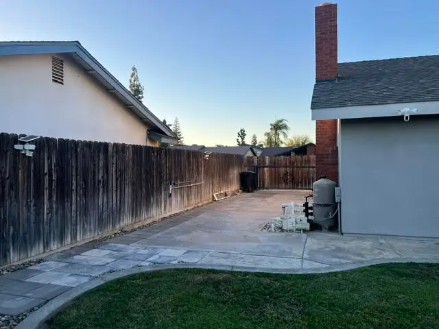 3533 W Whitendale Avenue, Visalia, CA 93277 - #2