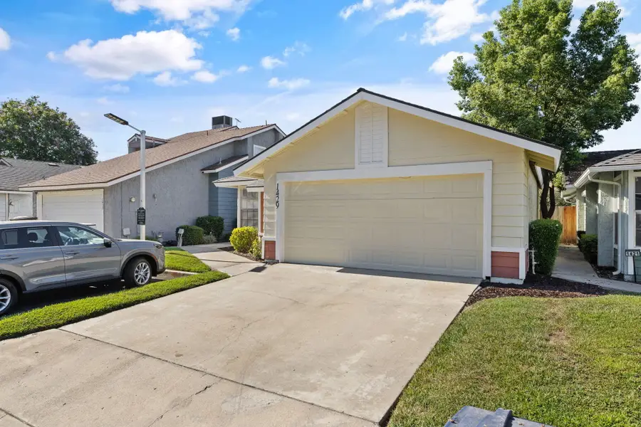 1429 E Sunnyview Avenue, Visalia, CA 93292 - #3