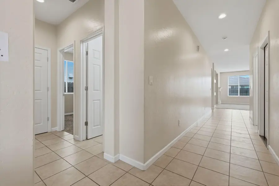 3042 W Delta Avenue, Visalia, CA 93291 - #3