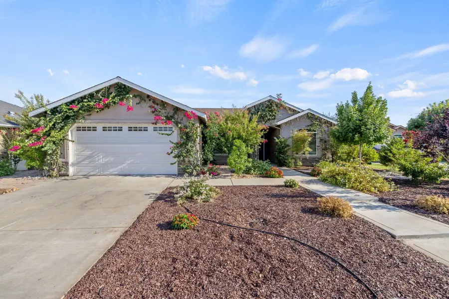 517 Yokut Court, Woodlake, CA 93286 - #2
