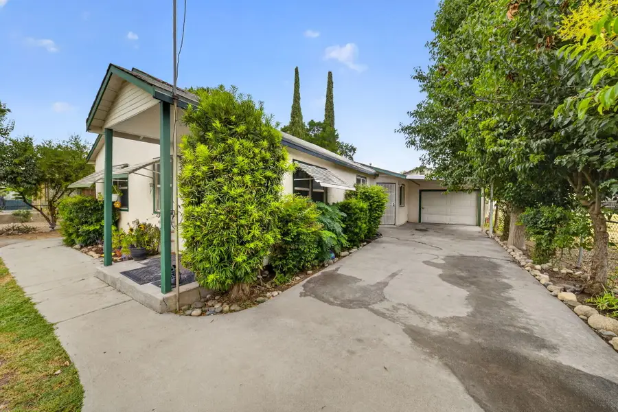 930 W Sweet Avenue, Visalia, CA 93291 - #3
