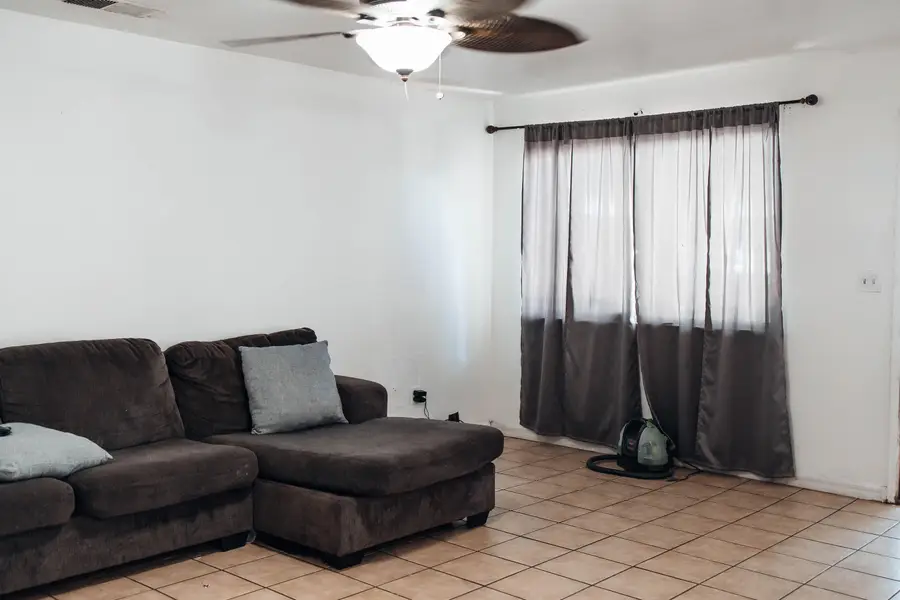 831 Forrester Court, Porterville, CA 93257 - #3
